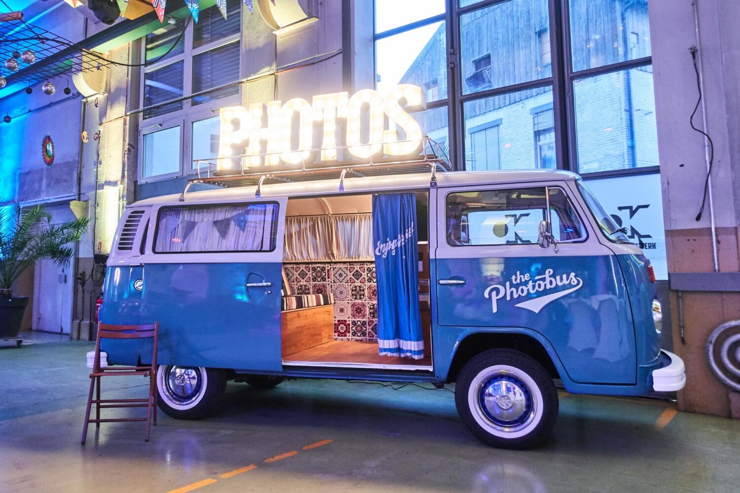 Photobus blau basel